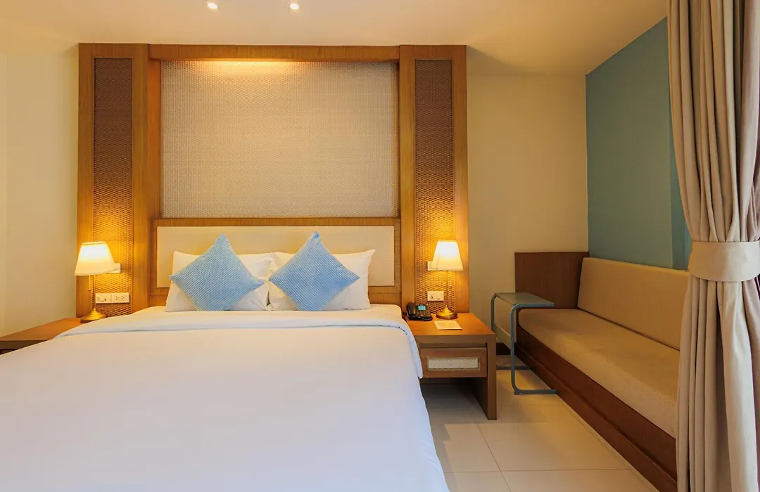 Ashlee Plaza Patong Hotel & Spa-1