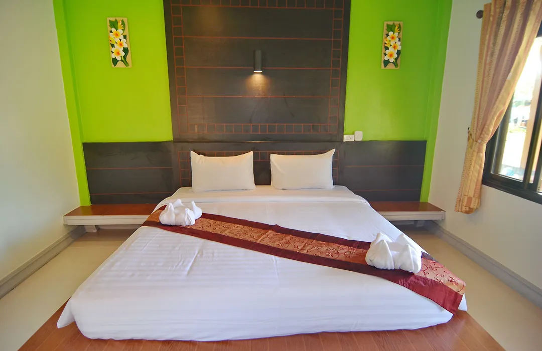 Lanta Emerald Bungalow-1