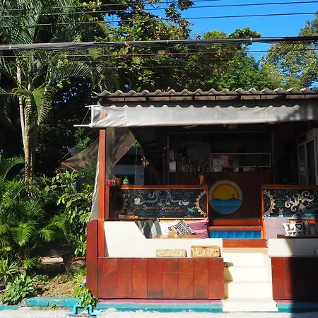 Sundaze Samet Hostel & Hangout-3