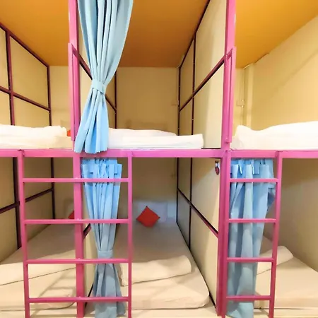Sleepy Station Hostel-2