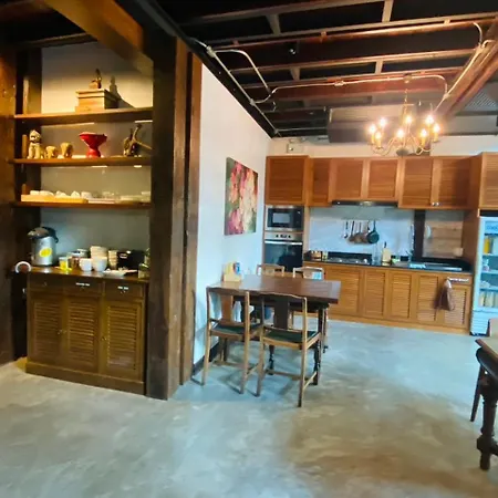 The Eight Ratvithi House-2