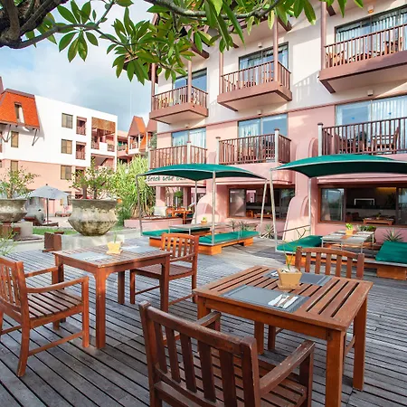 Seaview Patong Hotel-2