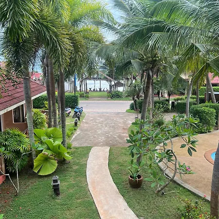 Lanta Seafront Resort-3