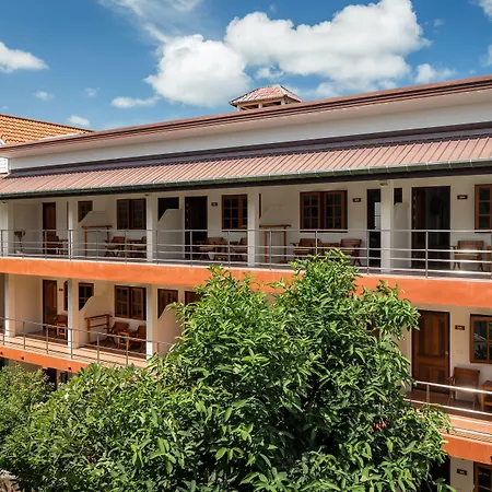 Batic House By Sharaya Hotel-3