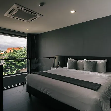 Crew Hotel-2