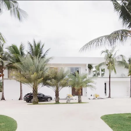 Palm Villa - Award Winning Modern Luxury & Exclusive Villa-2