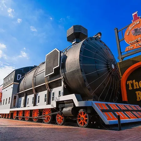 The Train Resort - Your Relaxing Resort With Large Pool & Jacuzzi-2