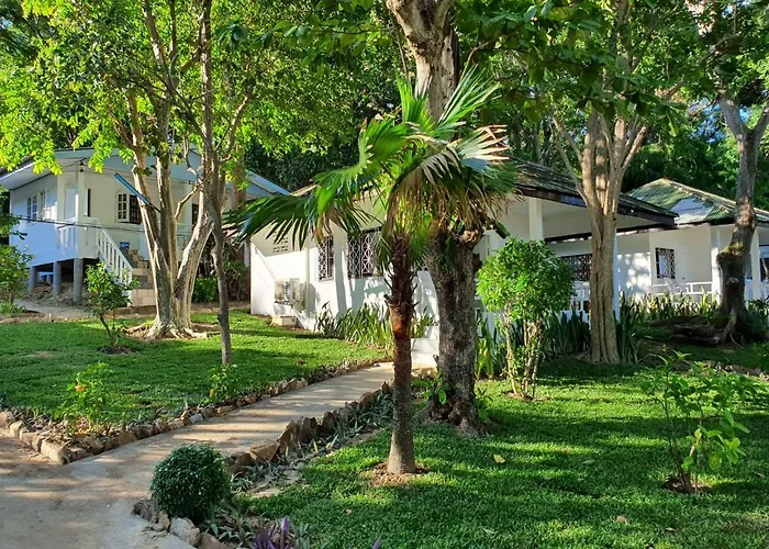 Blue Bay Bungalow