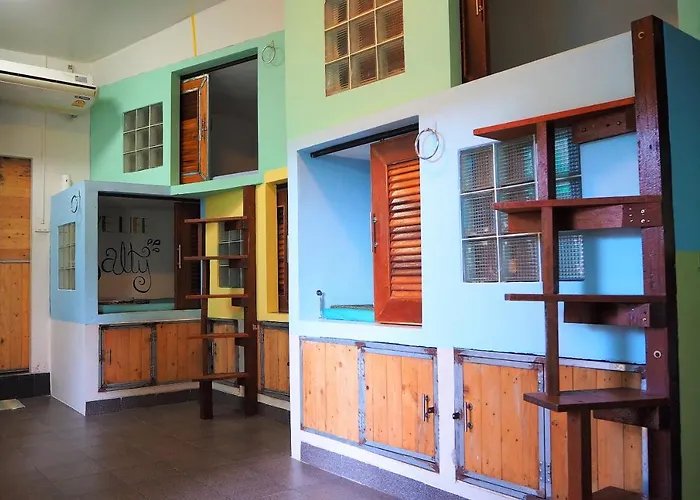 Sundaze Samet Hostel & Hangout