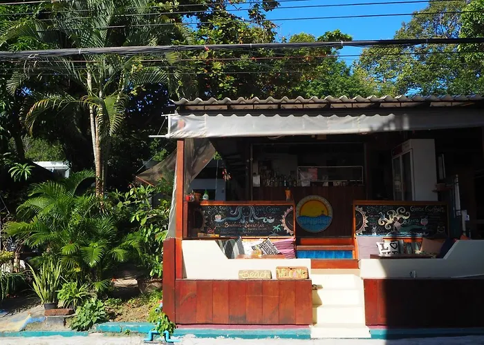 Sundaze Samet Hostel & Hangout