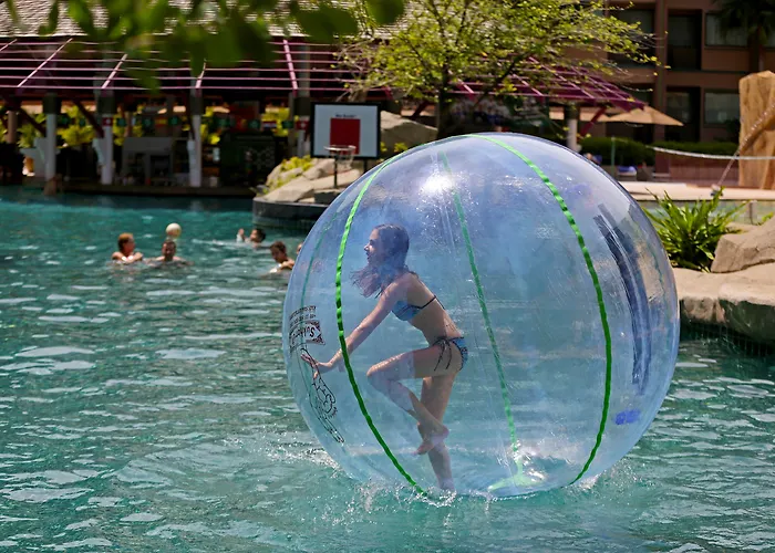 Novotel Phuket Vintage Park Resort Patong, Tayland