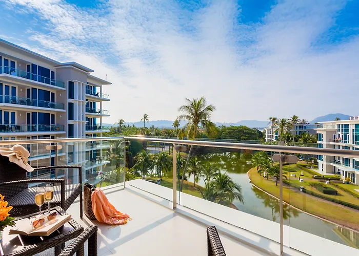Splash Beach Resort Phuket, Family-Friendly Beachfront Resort شاطئ ماي خاو, تايلاند