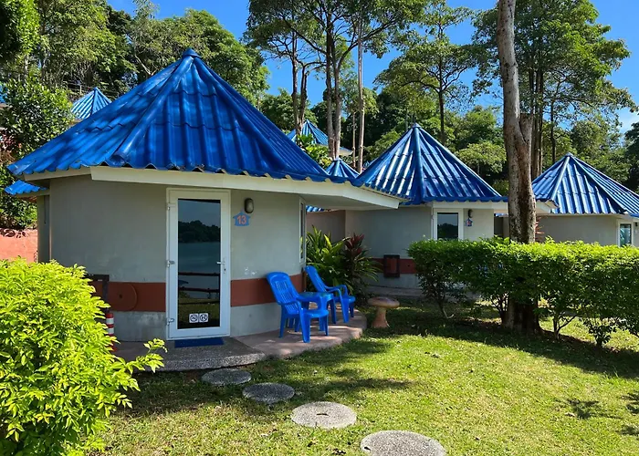 Koh Mak Buri Hut Natural