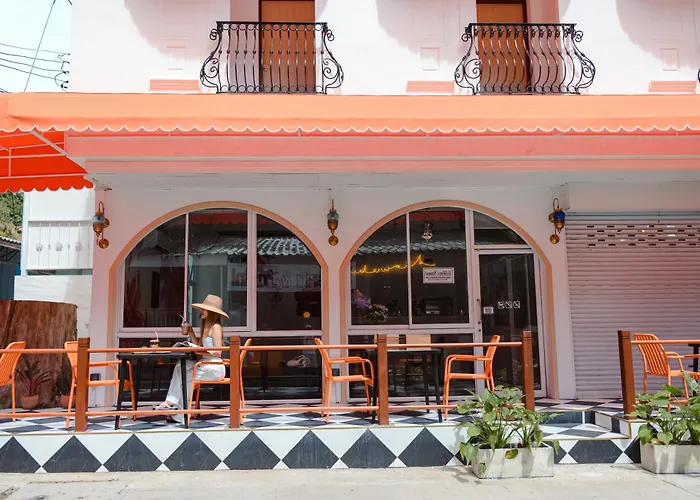 Sidewalk Boutique