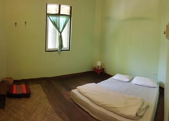 Baan Bua Guest House