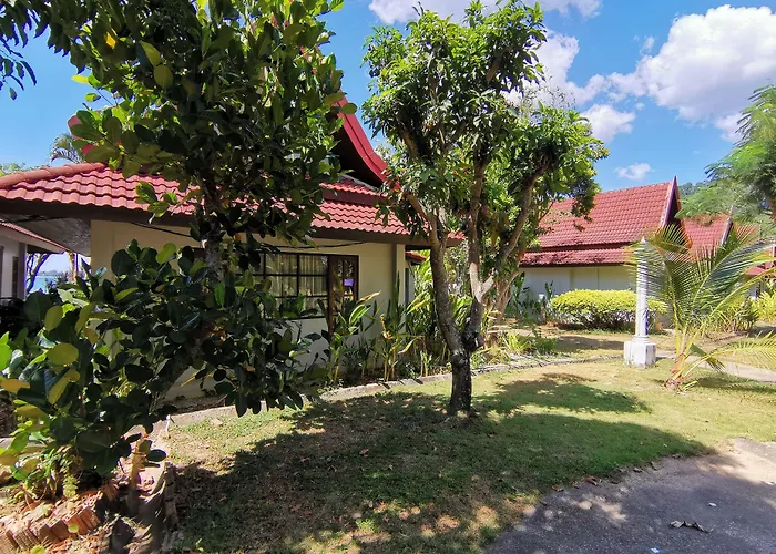 Holiday Villa, Lanta