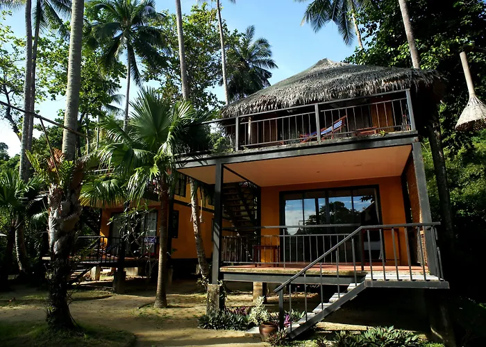 Thapwarin Resort - Green Hotel Koh Ngai, Thailand