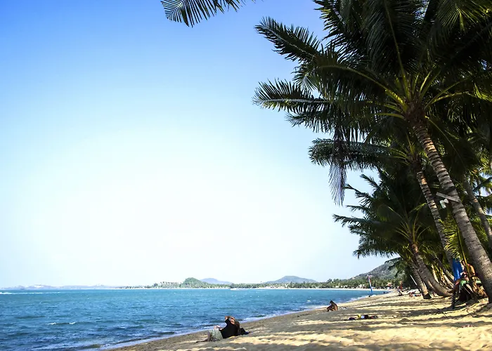Maenam Bay Resort