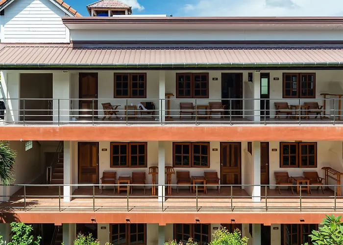 Batic House By Sharaya Hotel