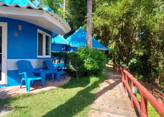 Koh Mak Buri Hut Natural