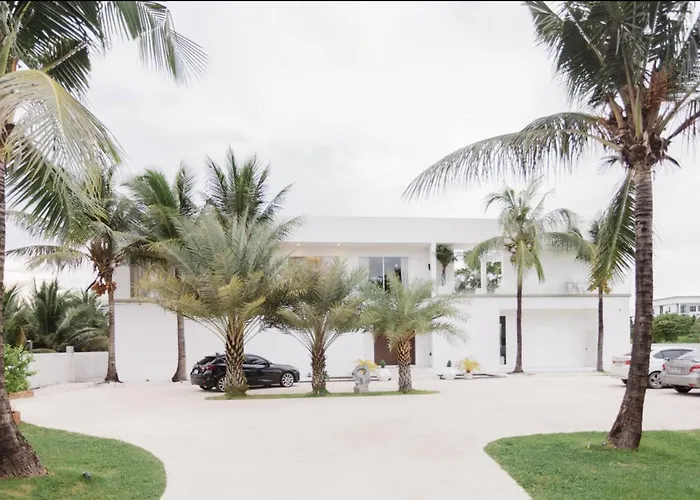 Palm Villa - Award Winning Modern Luxury & Exclusive Villa