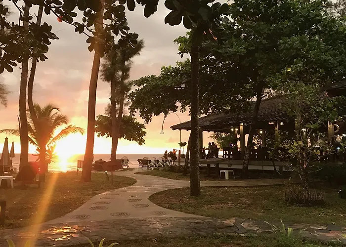 Lah Own Khaolak Resort